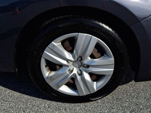 Used 2017 Subaru Legacy 2.5i AWD/4WD image 7