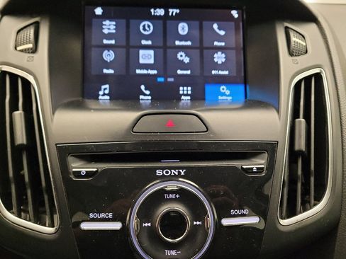 Used 2018 Ford Focus Titanium w/ Titanium Technology Package FWD image 25
