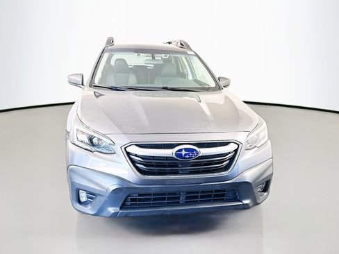 Used 2022 Subaru Outback Premium AWD/4WD image 2