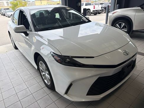 Used 2025 Toyota Camry LE FWD image 2