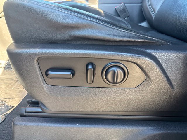Used 2019 GMC Sierra 1500 SLT w/ SLT Convenience Package AWD/4WD image 19