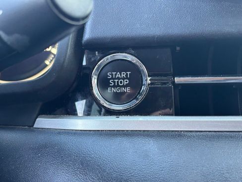 Used 2022 Mitsubishi Outlander SE AWD/4WD image 9