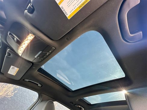 Used 2022 Mercedes-Benz GLC 300 GLC 300 image 8