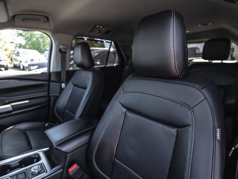 Used 2022 Ford Explorer Limited AWD/4WD image 19