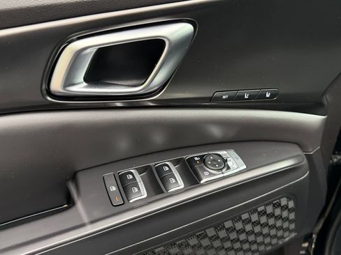 Used 2025 Kia Carnival SX Prestige FWD image 15