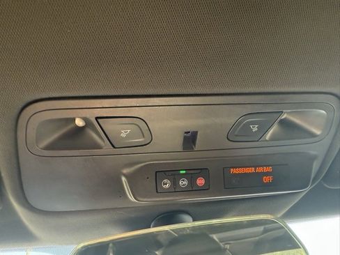 Used 2021 Chevrolet Camaro LT image 29