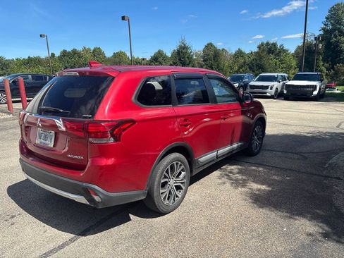 Used 2018 Mitsubishi Outlander SE AWD/4WD image 7