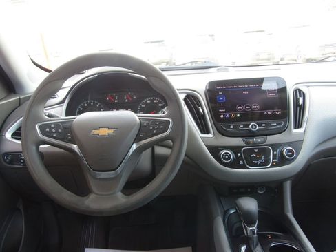 Used 2021 Chevrolet Malibu LS w/ Driver Confidence Package II image 5