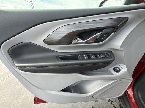 Used 2023 GMC Terrain SLE w/ Driver Convenience Package image 21