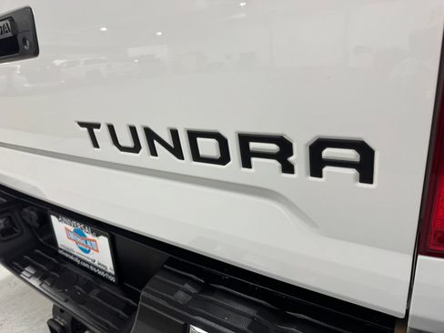 Used 2020 Toyota Tundra SR5 w/ TRD Off-Road Package AWD/4WD image 32