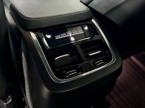 Used 2022 Volvo XC90 T6 Momentum w/ Advanced Package image 30