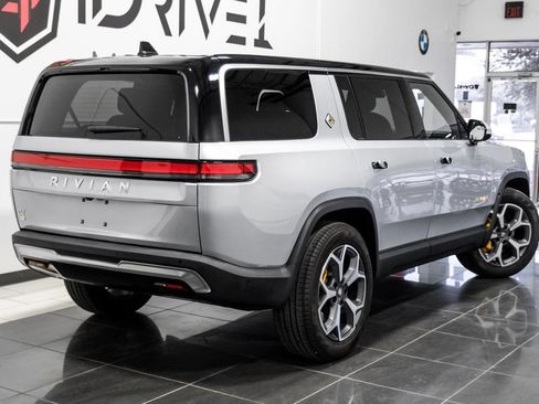 Used 2024 Rivian R1S Adventure AWD/4WD image 9