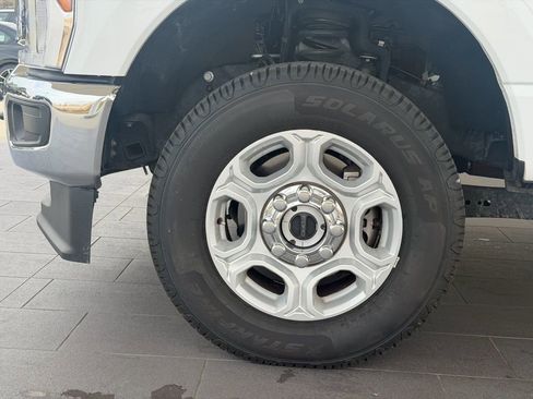 Used 2025 Ford F250 XLT image 7