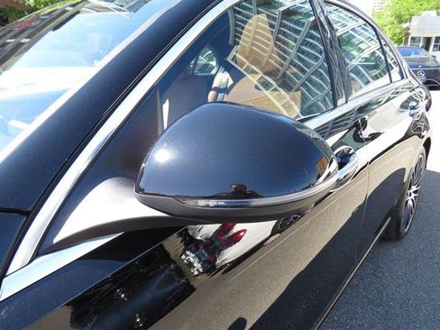 Used 2025 Mercedes-Benz C 300 4MATIC Sedan image 28