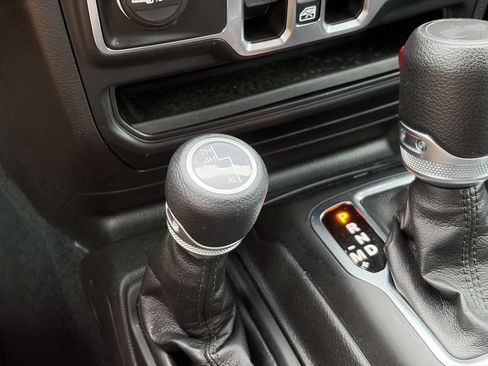 Used 2023 Jeep Wrangler Unlimited Sport AWD/4WD image 37
