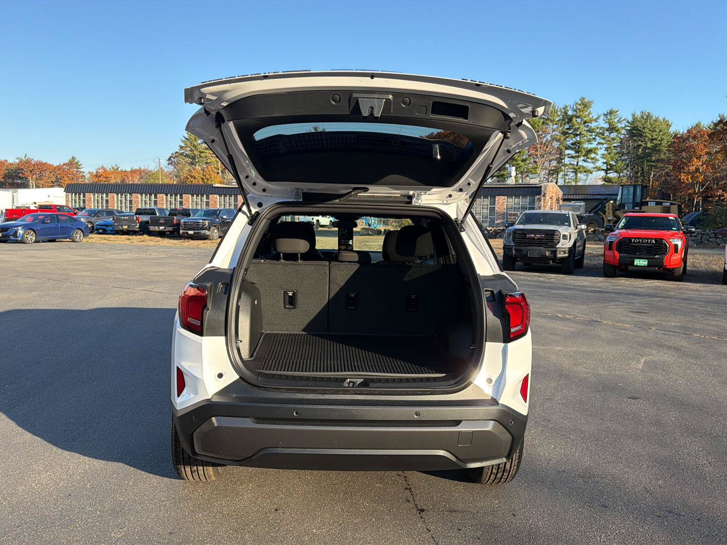 New 2027 GMC Terrain Elevation w/ LPO, Floor Liner Package AWD/4WD image 15