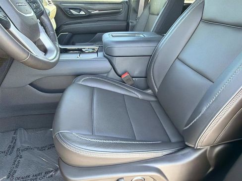 Used 2024 GMC Yukon XL Denali w/ Advanced Technology Package image 14