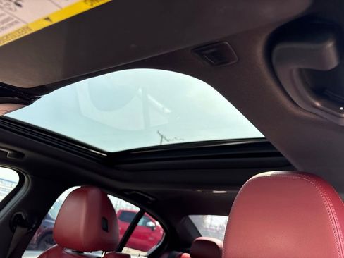 Used 2023 BMW M340i xDrive image 10