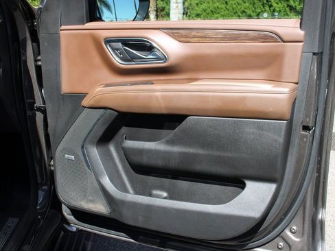 Used 2021 Chevrolet Suburban High Country w/ Premium Package image 47