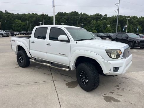 Used 2012 Toyota Tacoma PreRunner w/ TRD Off-Road Pkg RWD image 11
