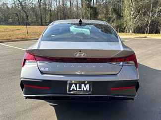 New 2026 Hyundai Elantra SE video 4