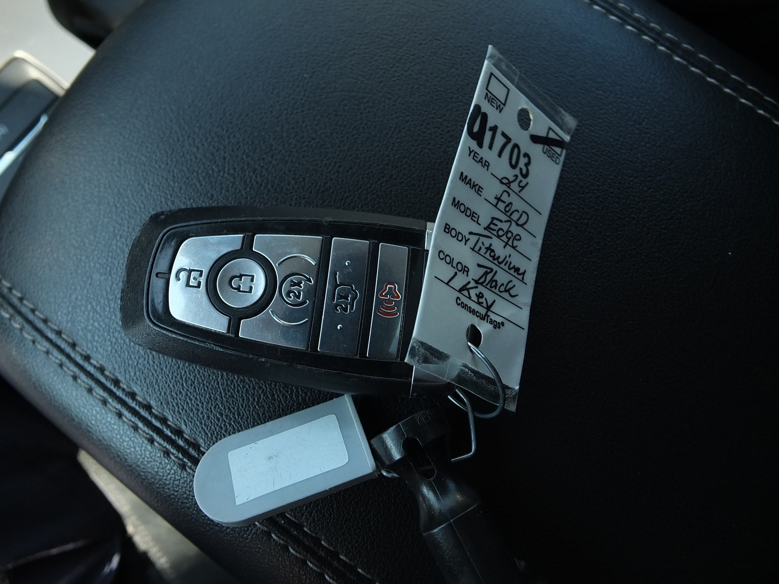 Used 2024 Ford Edge Titanium AWD/4WD image 31