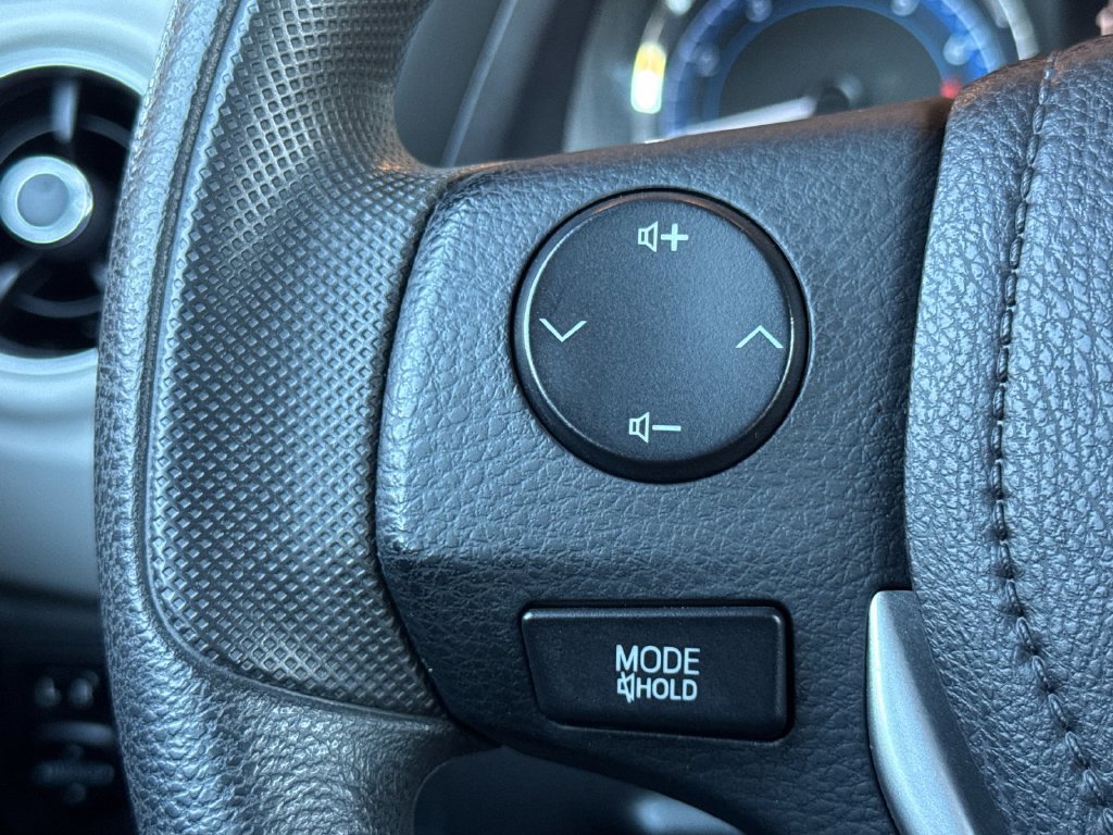 Used 2018 Toyota Corolla LE FWD image 27