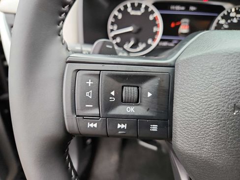 Used 2025 Nissan Rogue SV AWD/4WD image 21
