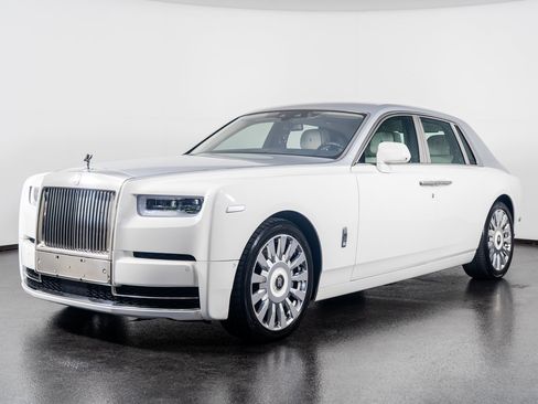 Used 2019 Rolls-Royce Phantom Sedan image 20