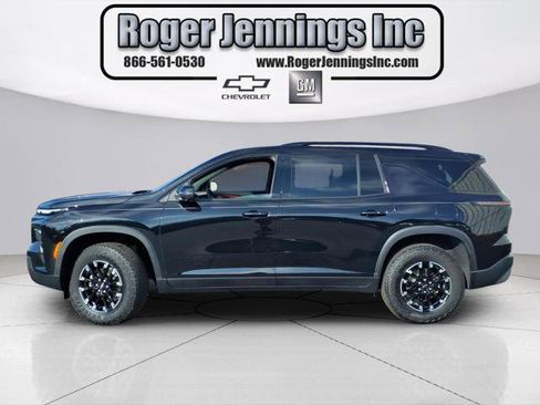 Used 2025 Chevrolet Traverse Z71 w/ Driver Confidence Package image 2