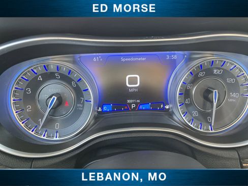 Used 2023 Chrysler 300 Touring L image 11