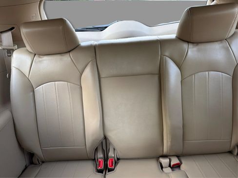 Used 2008 Buick Enclave CXL w/ Luxury Package FWD image 29