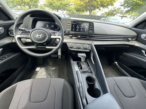 New 2026 Hyundai Elantra SE FWD image 15