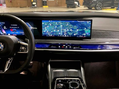 Certified 2025 BMW 740i 740i image 6