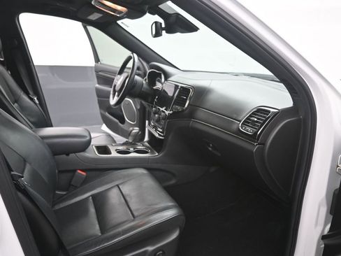 Used 2019 Jeep Grand Cherokee High Altitude RWD image 16