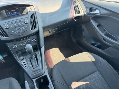 Used 2018 Ford Focus SE FWD image 15