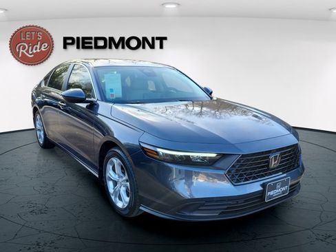 Certified 2023 Honda Accord LX image 5