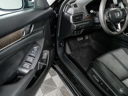 Used 2019 Honda Accord EX image 7