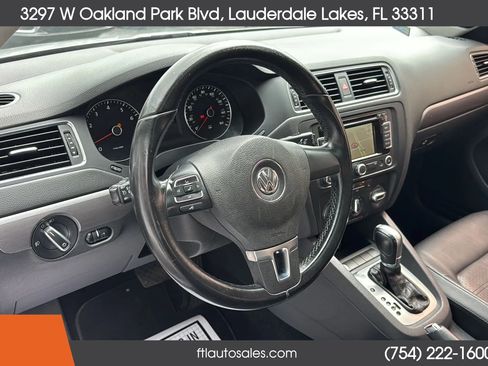 Used 2014 Volkswagen Jetta SEL FWD image 34