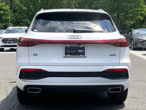 Certified 2025 Audi Q5 Premium w/ Convenience Package AWD/4WD image 6