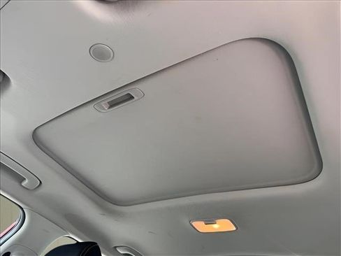 Certified 2024 Hyundai Venue SEL FWD image 30