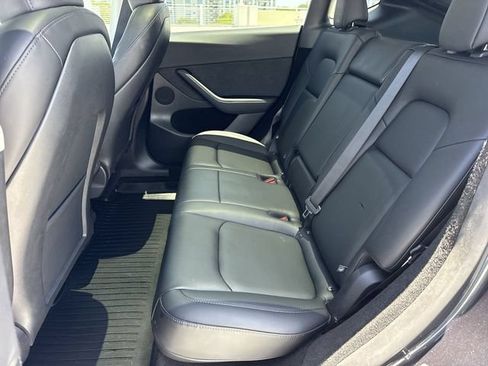 Used 2025 Tesla Model Y Long Range RWD image 23