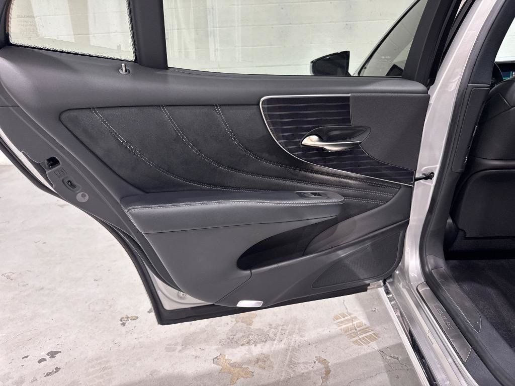Used 2018 Lexus LS 500 w/ Accessory Package (Z1) RWD image 69