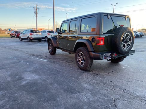 Used 2021 Jeep Wrangler Unlimited Sport image 4