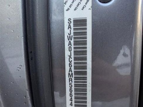 Used 2010 Jaguar XF R image 32