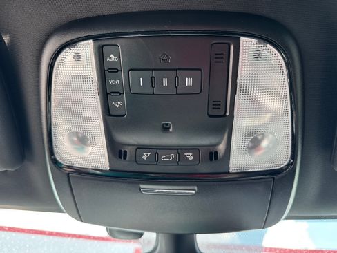 Used 2023 Dodge Durango R/T AWD/4WD image 11