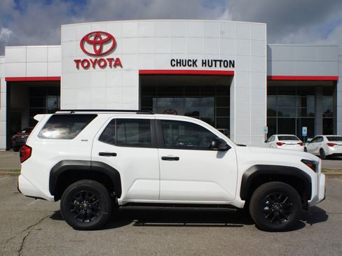Used 2025 Toyota 4Runner SR5 image 19