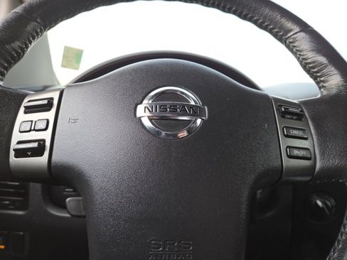 Used 2012 Nissan Titan SV w/ SV Premium Utility Pkg image 17