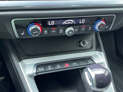 Used 2022 Audi Q3 2.0T Premium image 30