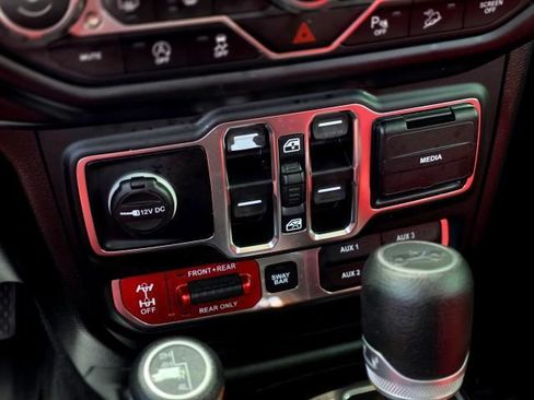 Used 2019 Jeep Wrangler Unlimited Rubicon AWD/4WD image 28